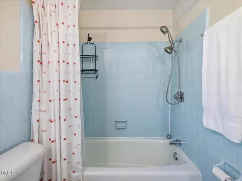 Bath - 714 Chestnut Dr, Smithfield, NC 27577 photo 6 of 6
