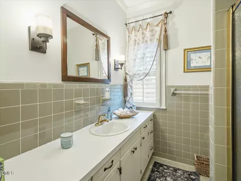 Bath - 714 Chestnut Dr, Smithfield, NC 27577 photo 1 of 6