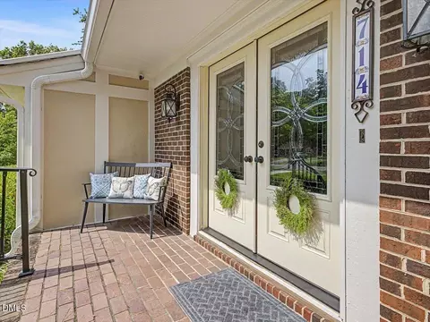 Exterior - 714 Chestnut Dr, Smithfield, NC 27577 photo 4 of 11