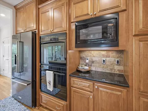 Kitchen - 714 Chestnut Dr, Smithfield, NC 27577 photo 7 of 7