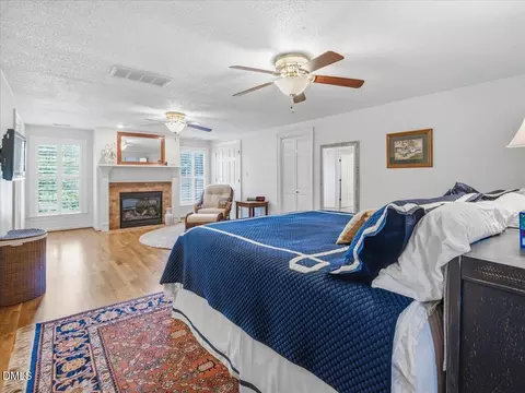 Bedroom - 714 Chestnut Dr, Smithfield, NC 27577 photo 2 of 4