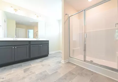 Bath - 202 Baxley Dr, Dunn, NC 28334 photo 1 of 3