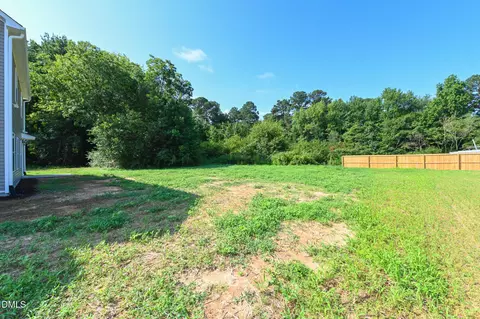 Exterior - 202 Baxley Dr, Dunn, NC 28334 photo 3 of 4