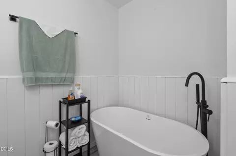 Bath - 3920 Maplefield Dr, Raleigh, NC 27613 photo 2 of 4