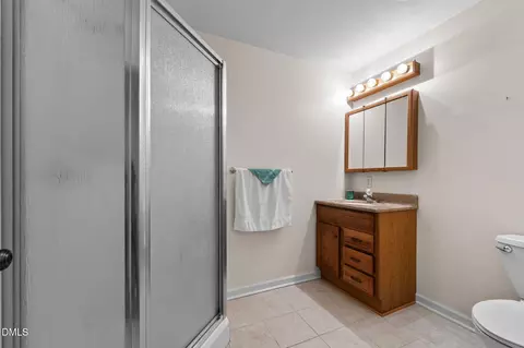 Bath - 3920 Maplefield Dr, Raleigh, NC 27613 photo 4 of 4