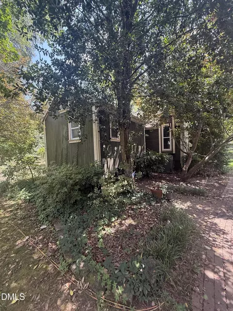 6004 Sentinel Dr, Raleigh, NC 27609