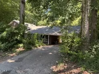 1004 Collins Dr, Raleigh, NC 27609