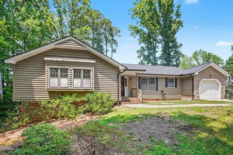 405 Lynchester Ct, Raleigh, NC 27615