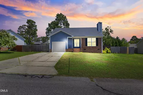 3412 Masters Dr, Hope Mills, NC 28348