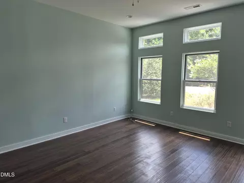 Living - 603 Lee St, Durham, NC 27701 photo 2 of 4