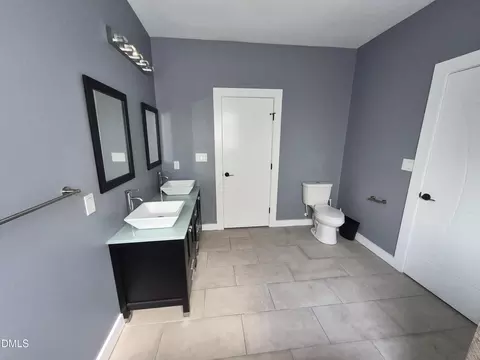 Bath - 603 Lee St, Durham, NC 27701 photo 6 of 6