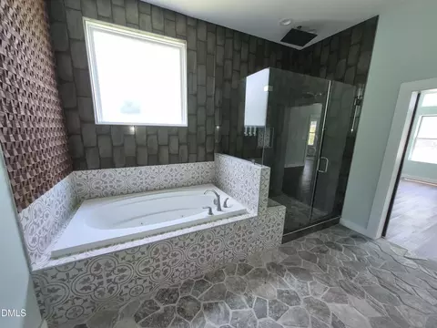 Bath - 603 Lee St, Durham, NC 27701 photo 3 of 6