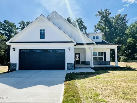 312 Creeks Edge Dr, Pikeville, NC 27863