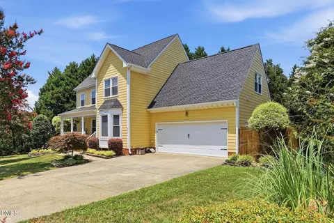 2007 Castleburg Dr, Apex, NC 27523