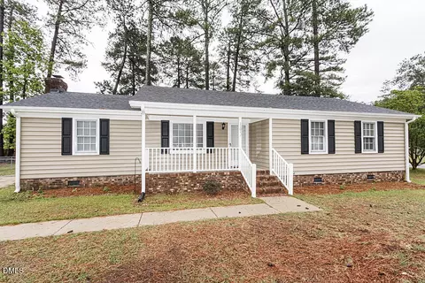 1101 Strawbush Rd, Rocky Mount, NC 27804