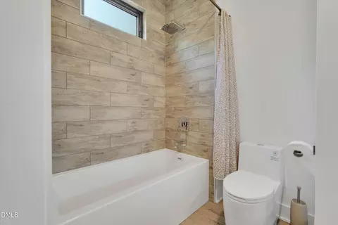 Bath - 4124 Edenton Ln, Durham, NC 27707 photo 4 of 6