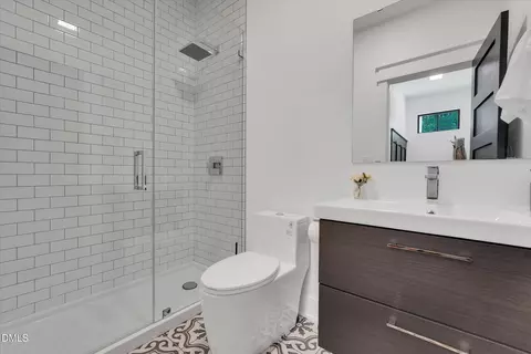 Bath - 4124 Edenton Ln, Durham, NC 27707 photo 6 of 6