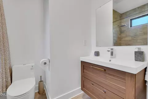 Bath - 4124 Edenton Ln, Durham, NC 27707 photo 3 of 6