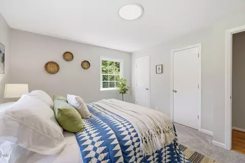 Bedroom - 5825 Ridgeview Rd, Durham, NC 27712 photo 5 of 7