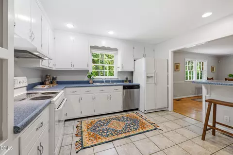 Kitchen - 5825 Ridgeview Rd, Durham, NC 27712 photo 3 of 5