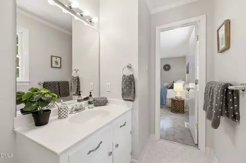 Bath - 5825 Ridgeview Rd, Durham, NC 27712 photo 2 of 3