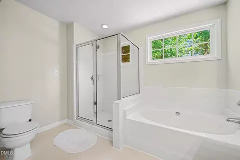 Bath - 2 Brevard Ct, Durham, NC 27713 photo 2 of 2