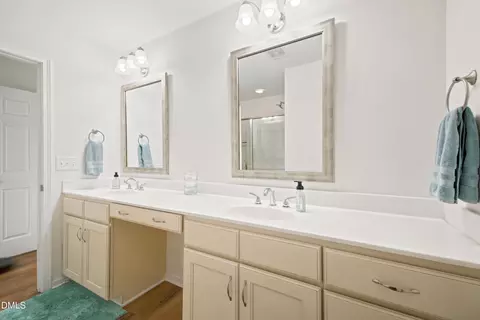 Bath - 1625 Main Divide Dr, Wake Forest, NC 27587 photo 2 of 4