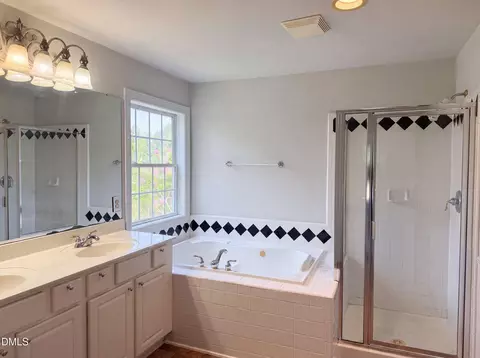 Bath - 1487 Big Leaf Loop, Apex, NC 27502 photo 3 of 3