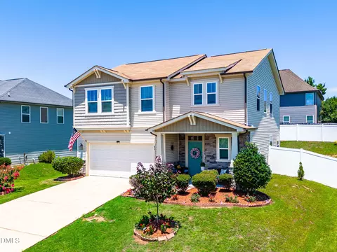 82 Green Willows Dr, Clayton, NC 27527