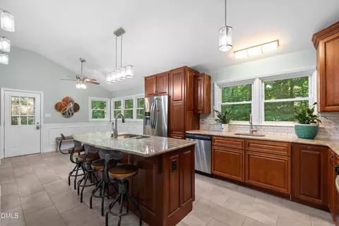 105 Lexington Rd, Chapel Hill, NC 27516