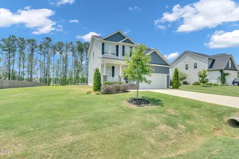 142 Greenhouse St, Zebulon, NC 27597