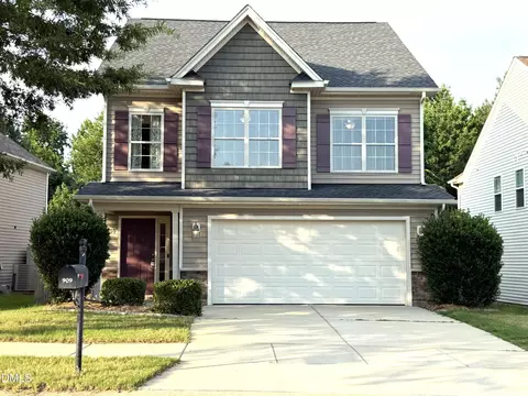 909 Steelhorse Dr, Fuquay Varina, NC 27526