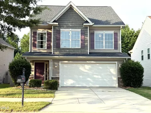 909 Steelhorse Dr, Fuquay Varina, NC 27526