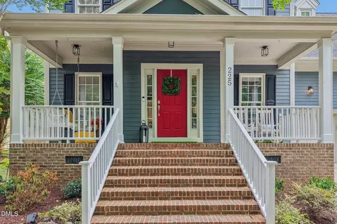 225 Brookberry Rd, Holly Springs, NC 27540
