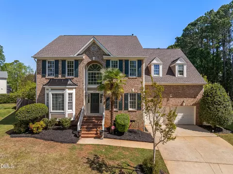 805 Cricketfield Ln, Cary, NC 27518