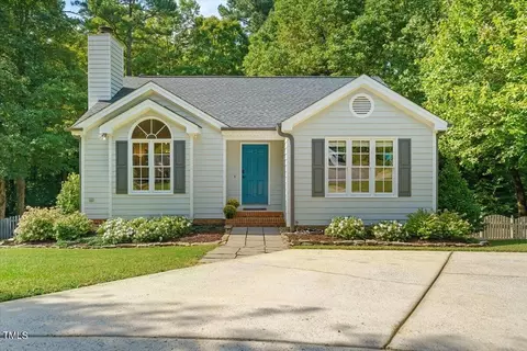 8121 Owenston Ct, Raleigh, NC 27612
