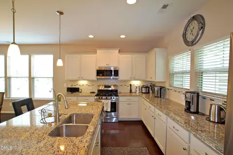 Kitchen - 1007 Midtowne Way, Durham, NC 27713 photo 4 of 5