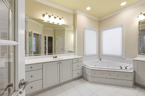 Bath - 1204 Westerham Dr, Wake Forest, NC 27587 photo 2 of 6