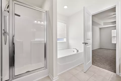 Bath - 103 Thorngate Rd, Durham, NC 27703 photo 3 of 3
