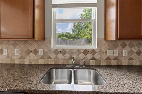 103 Thorngate Rd, Durham, NC 27703 photo 17