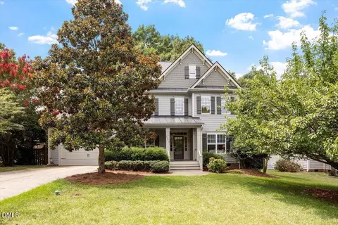 204 Charlesfort Ln, Holly Springs, NC 27540