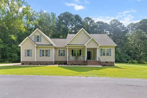 140 Lee Ln, Smithfield, NC 27577 photo 2