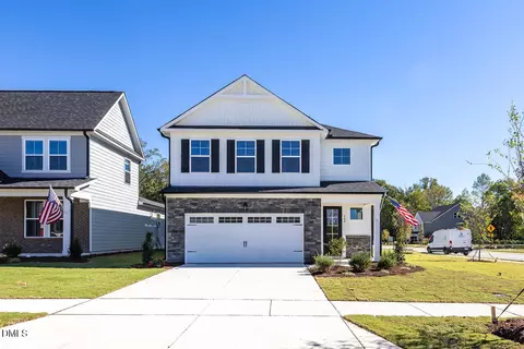 900 Diana Victoria Ct, Wendell, NC 27591