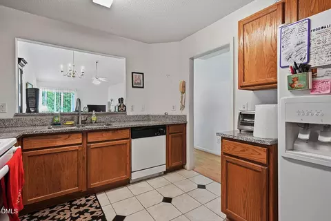 Kitchen - 9 Pendleton Ct, Durham, NC 27713 photo 3 of 5