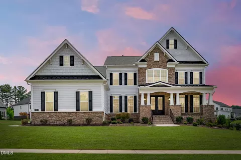 301 Addison Pond Dr, Holly Springs, NC 27540
