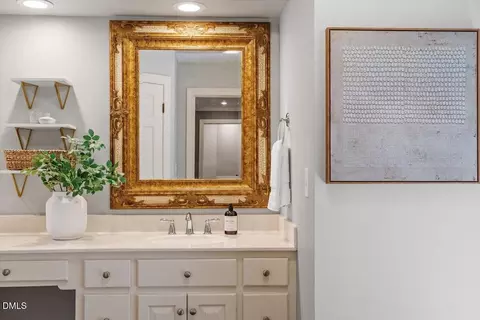 Bath - 118 E Walnut Ave, Wake Forest, NC 27587 photo 4 of 8