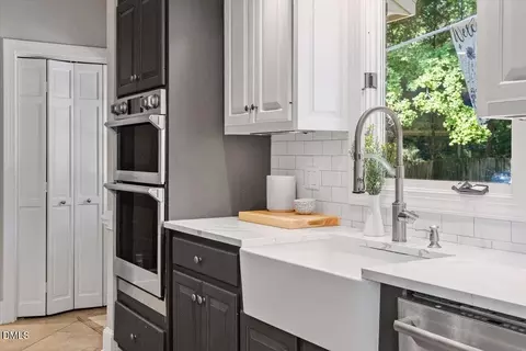 Kitchen - 118 E Walnut Ave, Wake Forest, NC 27587 photo 6 of 7