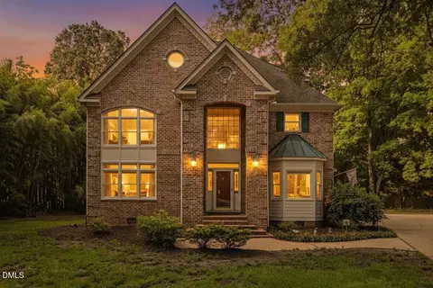 Exterior - 118 E Walnut Ave, Wake Forest, NC 27587 photo 2 of 16