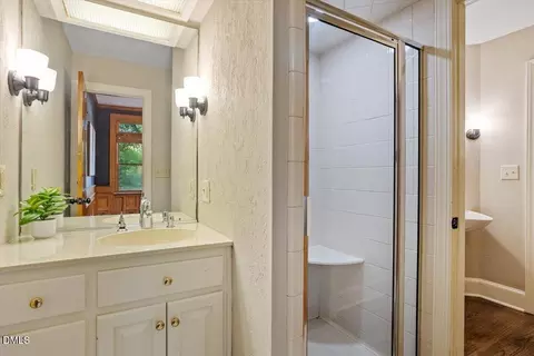 Bath - 118 E Walnut Ave, Wake Forest, NC 27587 photo 1 of 8