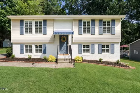 7131 Shellburne Dr, Raleigh, NC 27612